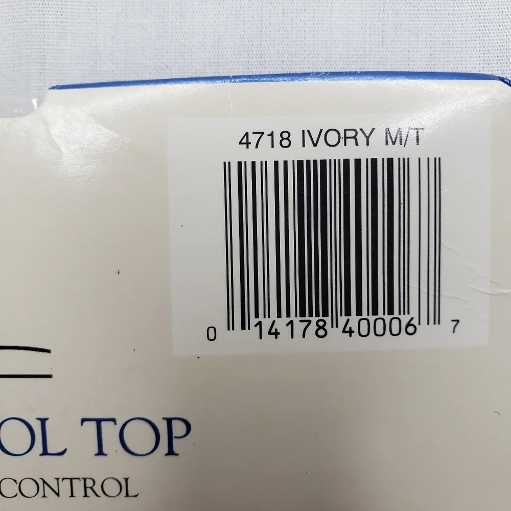 Kathie Lee Collection Silky Sheer Control Top Pantyhose Size Medium/Tall Ivory